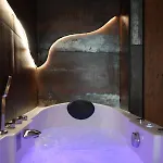 Apartment 13 Immersive With Balneotherapy