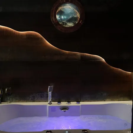 Apartment 13 Immersive With Balneotherapy